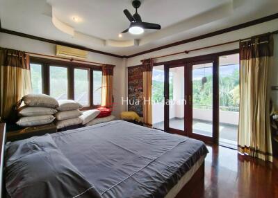 Solid 4 bedroom Pool Villa On 1 Rai Land near town for Sale in Hua Hin (Unfurnished)