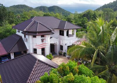 Solid 4 bedroom Pool Villa On 1 Rai Land near town for Sale in Hua Hin (Unfurnished)