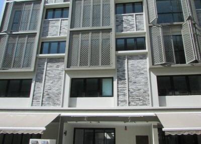 3-BR Townhouse at Jade Praise Sathorn-Rama 3 in Chong Nonsi