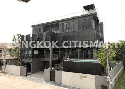 House at Nusasiri Rama 9 - Wongwaen for sale