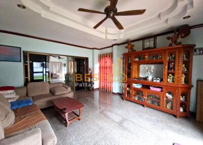 5 Bedrooms Villa / Single House in Eakmongkol 1 East Pattaya H012056