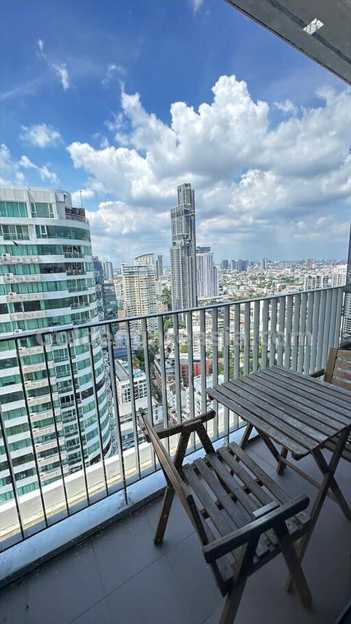 2-Bedrooms Modern Condo unit on high floor - Thong Lo (Sukhumvit 55)