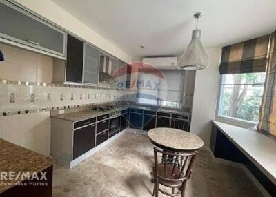 Detached 3 Bedroom House for Rent in Sathron - 300 sq.m, BTS Saint Louis 3 Mins Walk