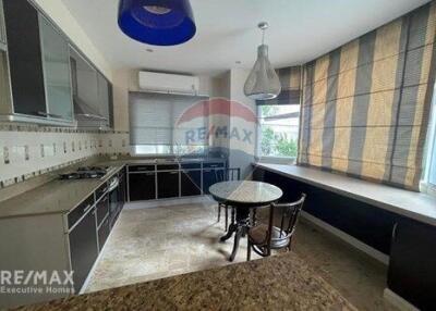 Detached 3 Bedroom House for Rent in Sathron - 300 sq.m, BTS Saint Louis 3 Mins Walk