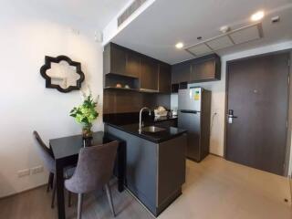 Modern kitchen with dining area