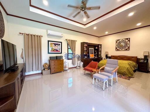 5 Bedrooms House in Lanna Villa East Pattaya H011845