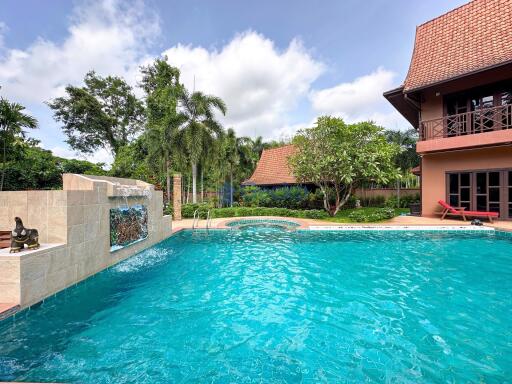 5 Bedrooms House in Lanna Villa East Pattaya H011845