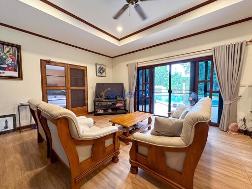 5 Bedrooms House in Lanna Villa East Pattaya H011845