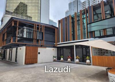 2 Storey Restaurant Bar in the Heart or Asoke Soi 23 Intersection - Surrounded by large hospitals, condos and department stores