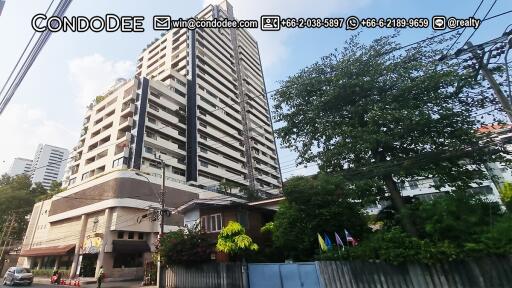 Large Condo Ekkamai Sale Pet-Friendly