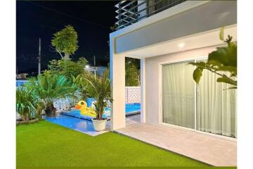 Selling a 2-storey single house with a private pool