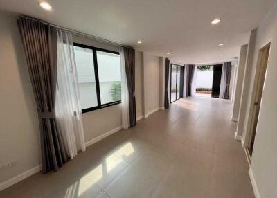 For Rent Bangkok Single House Phaholyothin BTS Ari Phaya Thai