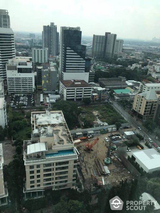 2-BR Condo at Rhythm Sukhumvit 42 near BTS Ekkamai