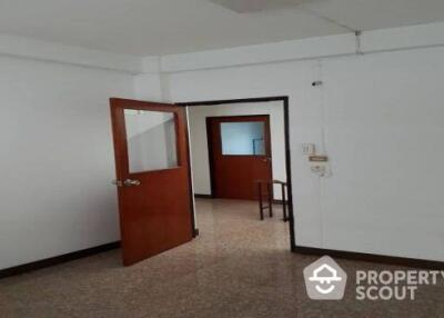 4-BR Townhouse in Chong Nonsi