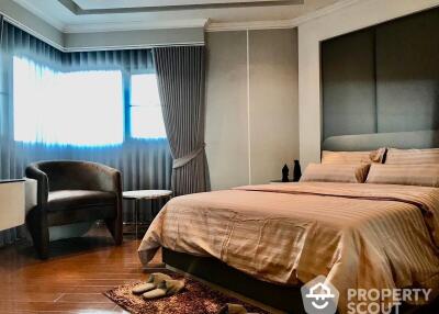 2-BR Condo at Sathorn Gardens near MRT Si Lom