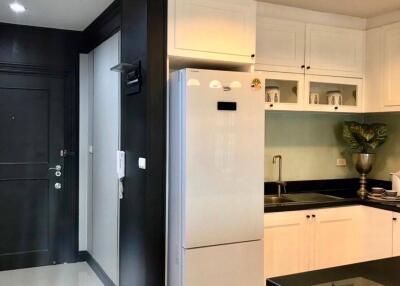 2-BR Condo at Sathorn Gardens near MRT Si Lom