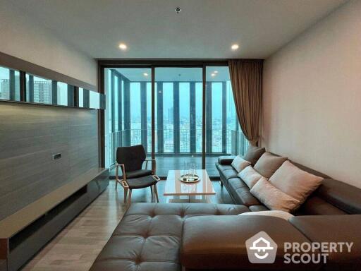 2-BR Condo at The Room Bts Wongwianyai near BTS Wongwian Yai