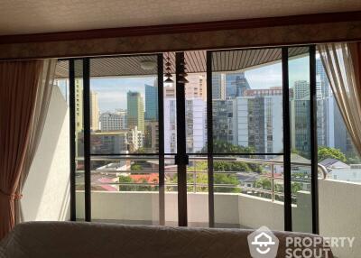 1-BR Condo at Lake Avenue Sukhumvit 16 near BTS Asok