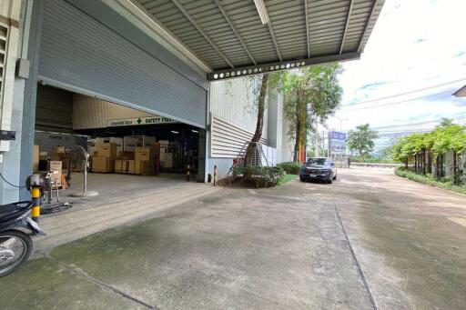 A commercial building for sale in San Phisua, Muang Chiang Mai