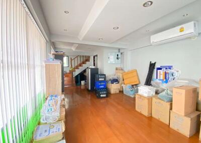 A commercial building for sale in San Phisua, Muang Chiang Mai