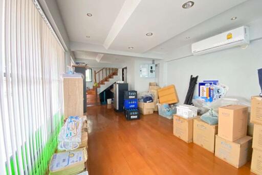 A commercial building for sale in San Phisua, Muang Chiang Mai