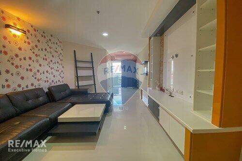 Modern 2 Bed Condo for Rent near BTS Thonglor and BTS Phrom Phong with Waterford Views