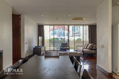 Spacious 3 Bedroom Condo for Rent near BTS Chitlom, Sukhumvit Area