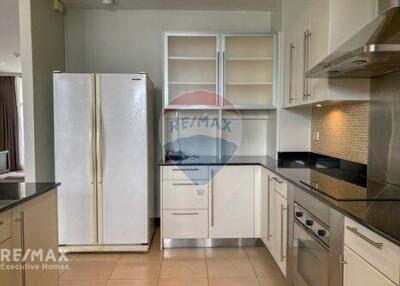 Spacious 3 Bedroom Condo for Rent near BTS Chitlom, Sukhumvit Area