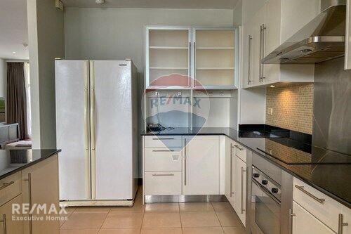 Spacious 3 Bedroom Condo for Rent near BTS Chitlom, Sukhumvit Area