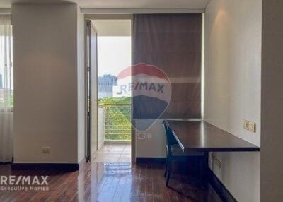 Spacious 3 Bedroom Condo for Rent near BTS Chitlom, Sukhumvit Area