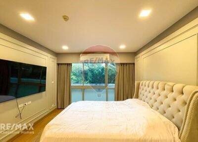 Modern 3-Bedroom Condo, Furnished, Close to Ekamai BTS, 6 Mins Walk to Phra Khanong Station