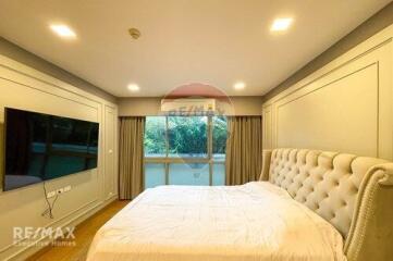 Modern 3-Bedroom Condo, Furnished, Close to Ekamai BTS, 6 Mins Walk to Phra Khanong Station