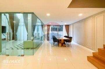 Modern 3-Bedroom Condo, Furnished, Close to Ekamai BTS, 6 Mins Walk to Phra Khanong Station