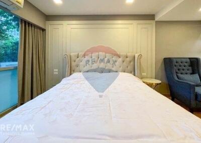 Modern 3-Bedroom Condo, Furnished, Close to Ekamai BTS, 6 Mins Walk to Phra Khanong Station