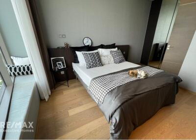 Spacious 2-Bed Condo with Easy Access to BTS Sala Daeng - Ideal for Urban Living in Bangkok!