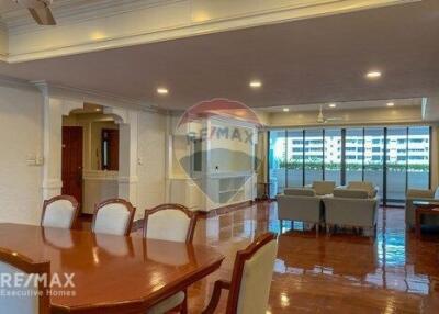 Luxurious 3BR Condo with Pool, Parking, and Pet-Friendly Amenities in Central BKK