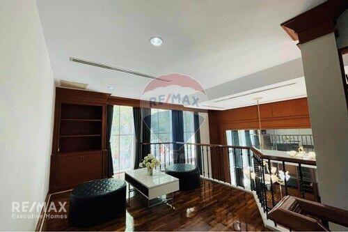 Spacious 4BR Townhouse for Rent in Baan Klang Krung Thonglor