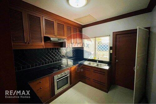 Spacious 4BR Townhouse for Rent in Baan Klang Krung Thonglor