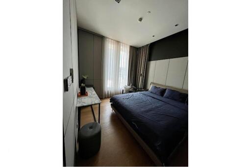 Luxurious 1BR Condo with Easy Access to BTS Sala Daeng (11 mins walk) in Bangkok