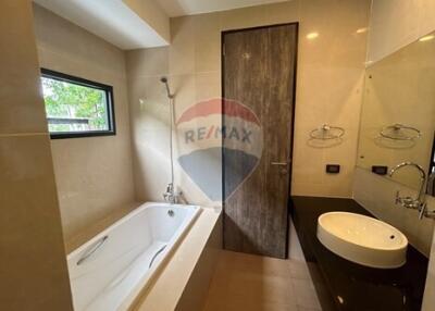 Private pool villa near golf course, Baan Suan Lochpalm,BISP