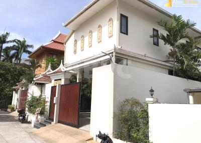 Stunning Pool Villa in Jomtien For Rent