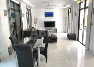 Stunning Pool Villa in Jomtien For Rent