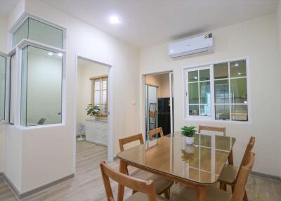 3 Bedroom Townhouse : Golden Town Ruam Chok