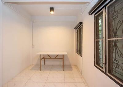 4 Bedroom House Near CMU and Nimman Area