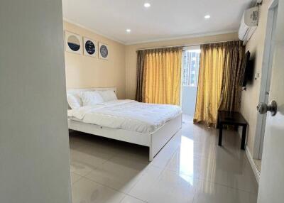 2-BR Condo at Wittayu Complex near BTS Phloen Chit