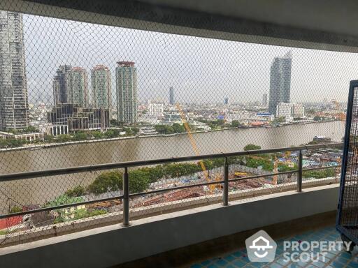 4-BR Apt. near BTS Saphan Taksin