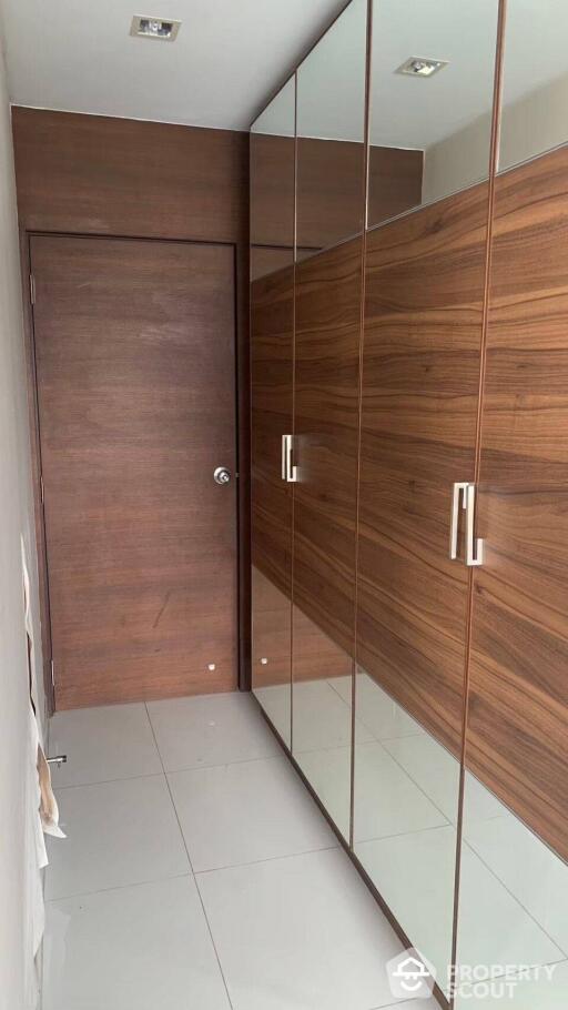 4-BR Apt. near BTS Saphan Taksin