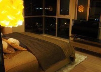 1-BR Condo at Rhythm Sathorn near BTS Saphan Taksin