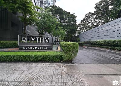 RHYTHM Sukhumvit 42 BTS EKKAMAI 1 Bed 1 Bath  C050117034