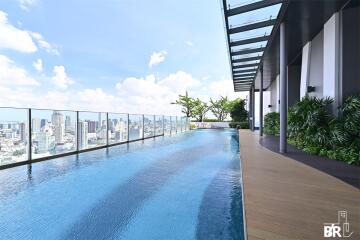 RHYTHM Sukhumvit 42 BTS EKKAMAI 1 Bed 1 Bath  C050117034